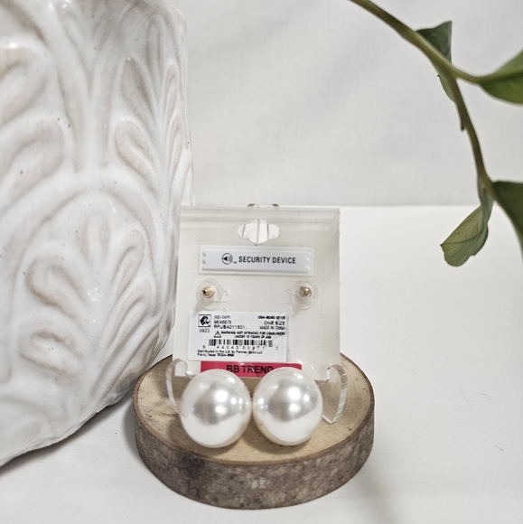 Bijoux Bar Earring Duo – Black Bow & Pearl Drop Statement Earrings NWT - Picture 5 of 5